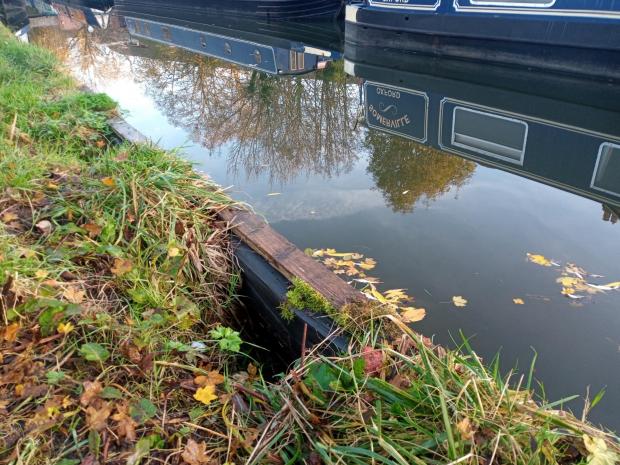 thisisoxfordshire: Pothole along Oxford Canal