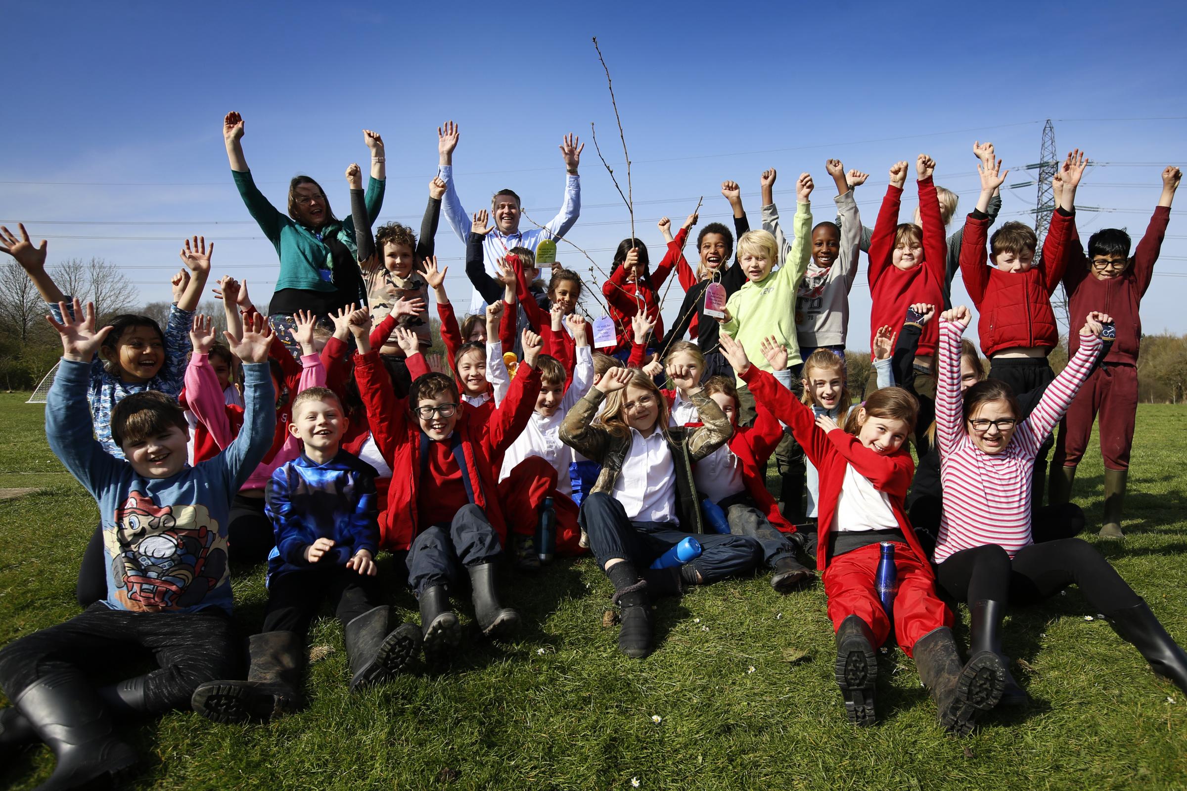 Botley Primary School children share heart-warming wishes in tree planting - Vimarsana News